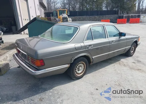 1984 Mercedes-Benz 380 Se z USA, uszkodzony, nr VIN WDBCA32A9EA062482